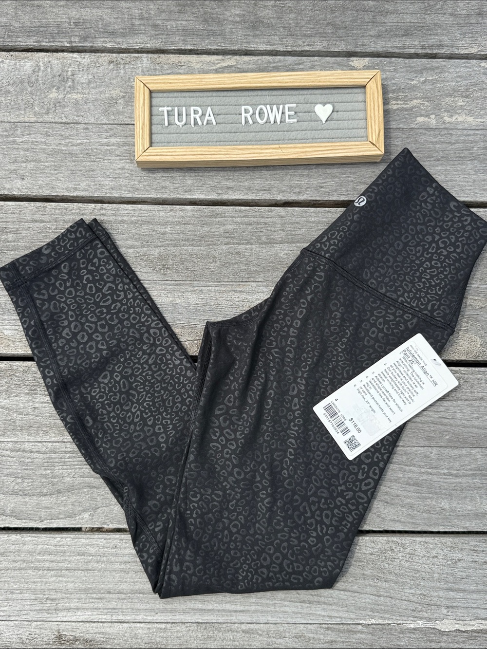 Lululemon Align High-Rise Pant 25" size 4 leggings
Leopardo Emboss Black NWT